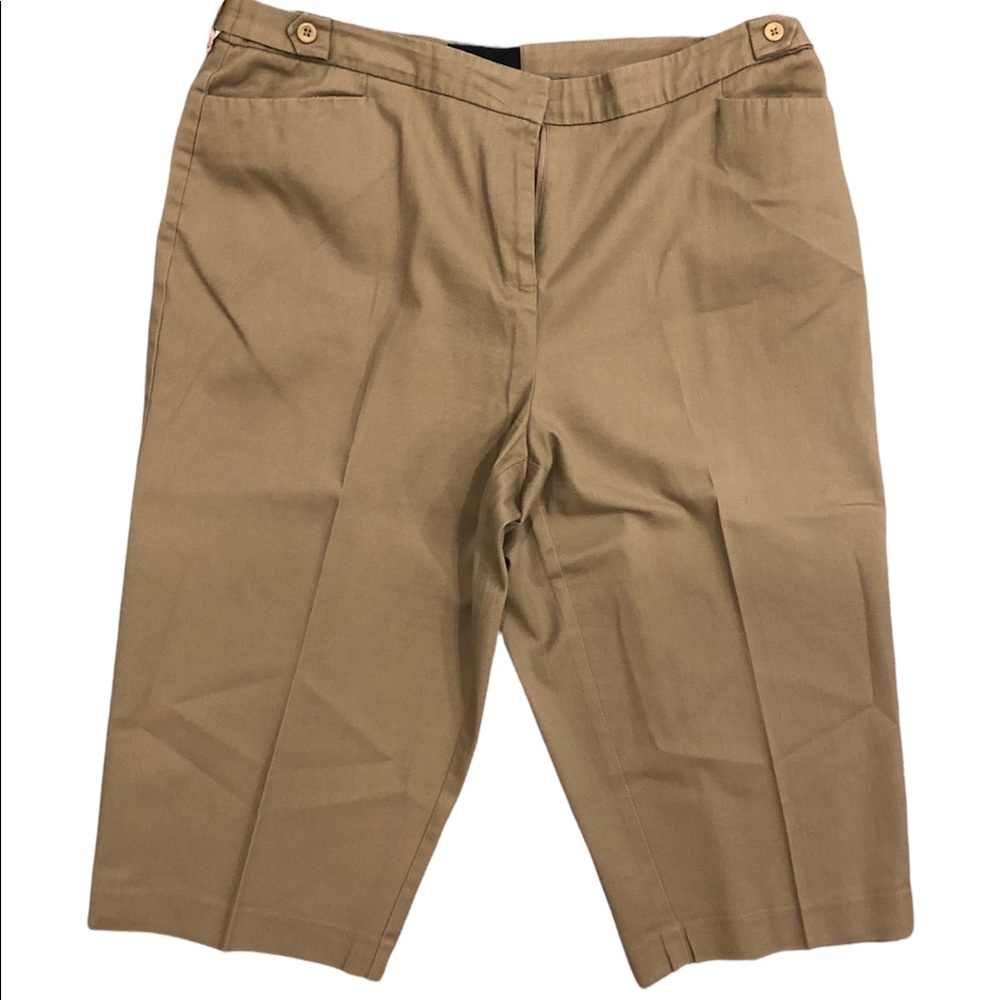 Ninety Woman Capris Size 18W